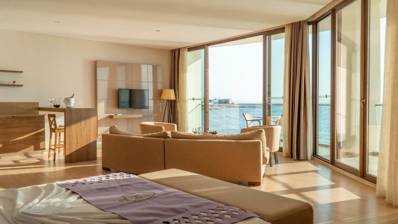 Ladies Beach Suite Hotel (Adults Only) Kusadasi Exterior photo